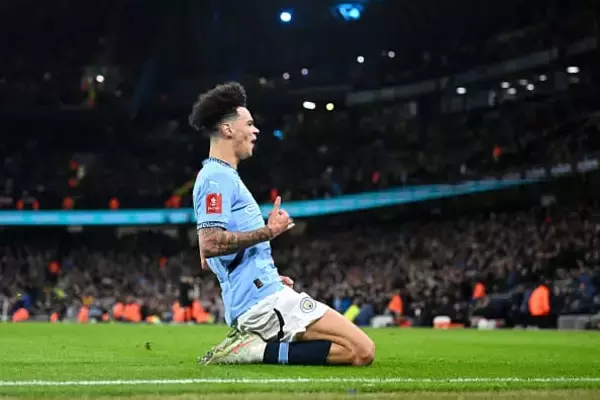 フォーデンやリコらにはない“サイズ”も魅力の1つに　FA杯で2ゴールのシティ19歳MFをペップが称賛　「彼は典型的なアカデミー出身の選手ではない」