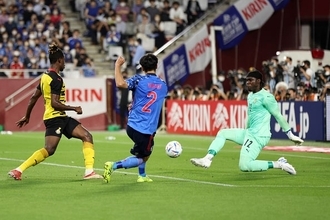 日本代表がガーナに1点リードで前半終了　山根が先制弾、三笘薫のゴールで勝ち越す