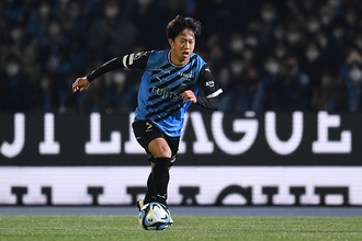 後方からの配給役となる佐々木旭　大卒2年目のDFが川崎でレギュラーをつかむ