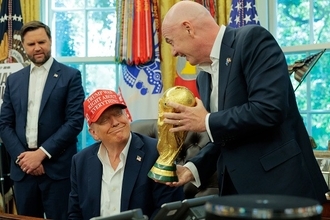 FIFA会長に米議会で出頭を求める声　トランプ氏との蜜月に民主党議員が調査開始　「法的な賄賂」との批判も