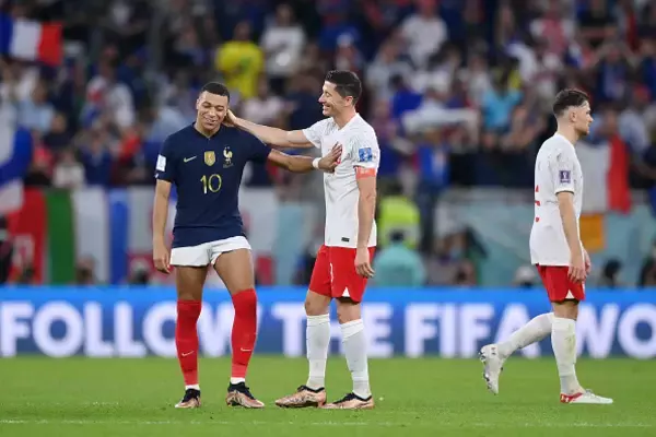 「［W杯マッチ52］ムバッペの個人技がポーランドを打ち破る　貫禄の横綱相撲でフランス8強進出決定」の画像