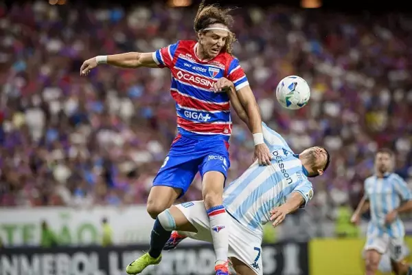 「ダビド・ルイス、大胆イメチェンの理由は「ハゲ」だった　ヘアチェンジのビフォーアフターも公開」の画像