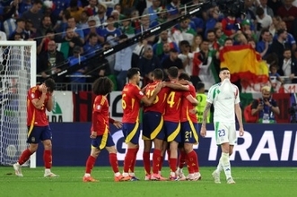 組織でも個でも上回ったスペインが勝利　グループB勝ち抜けが決定！
