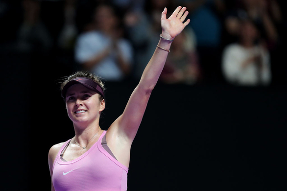 ファッショントレンド 最新女子 露出 ウエア