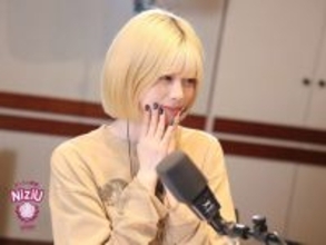 NiziU 新曲「Light it Up」作詞は「サウナで整った後」のホテルで、夜中までおこなわれた？
