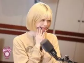 NiziU 新曲「Light it Up」作詞は「サウナで整った後」のホテルで、夜中までおこなわれた？