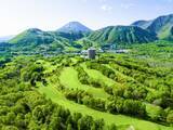 「“全72ホール”を貸し切り！釣りもジョギングもできる北海道最大級のゴルフリゾートとは？」の画像1