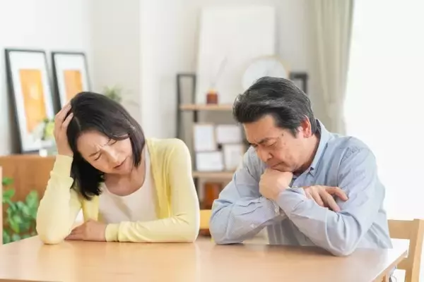 「自分だけ海外旅行」に行くたび妻が不機嫌になる…費用は全額へそくり、妻を誘っても毎回「NO」、どうしたらいい？ 悩む夫へのアドバイス続々