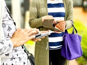 お金のやり取りで人間性が見える!? タクシー相乗り代精算で友人が逆ギレ…今後の付き合い方に悩む相談者に共感の声、アドバイス続々