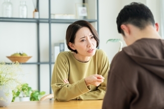 不仲になってしまった両親…どうしたら良い？ 実家の重苦しい空気に悩む相談者へのアドバイス続々