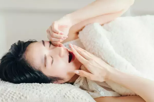 「早起きしてもボーッとして終わる」朝活をしたいのにできない…40代女性のお悩みに届いた二度寝防止対策・早起きのコツなどのアドバイス続々