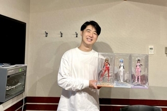 『エヴァンゲリオン』シリーズで一番印象的なシーンは？ “エヴァ大好き”落語家・林家木久彦が語る「加持さんの人柄だったり、ミサトさんとの関係性が、あの短い会話で伝わる」