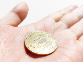 「たった500円」でもモヤモヤ…立て替えた送別品代を払わない後輩、どう催促する？ 悩む相談者への解決策続々