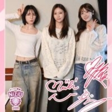 NiziUの「M」が揃う夜 MAYA、MIIHI、MAYUKAが語る、授業の舞台裏エピソード