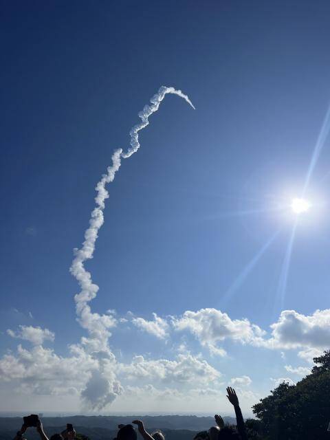 「ロケット」に魅せられ「種子島」へ移住＆転職！ 関西から移住した男性が語る“宇宙の仕事”とBBQを楽しむ島暮らし