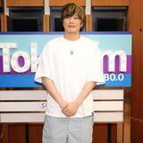 「田中圭「絶妙にダサいところを狙って…」鈴木おさむ書き下ろしの舞台で“金メッシュ”にした理由とは？」の画像1