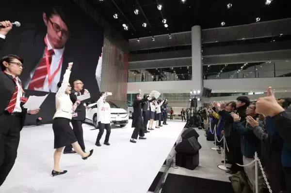 「『NISSAN あ、安部礼司』放送開始20年記念イベント開催！ 横浜に2.1万人来場、劇中での“公開プロポーズ”に平原綾香が歌唱、ゴスペラーズ村上＆酒井サプライズ出演」の画像