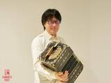 「「演奏者がいないから日本一と言われて…」世界的なバンドネオン奏者・小松亮太が明かす数奇な運命」の画像2