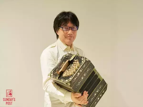 「「演奏者がいないから日本一と言われて…」世界的なバンドネオン奏者・小松亮太が明かす数奇な運命」の画像