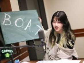 Chevon谷絹茉優「100年後に我々の曲が影響しているかもしれない」ファーストアルバム『三者山羊』リード曲「B.O.A.T.」に込めた思いを熱弁