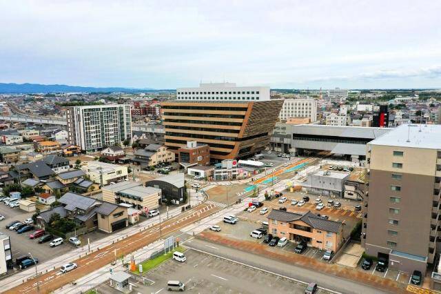 東京から移住者続々！ 3年連続増加・石川県「小松市」が“選ばれる街”になった理由は？ 最強子育て支援、ポムポムプリンも一役!?