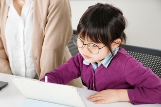 視力0.3未満でも放置が1割超…子どものSOSを見逃す「受診前の壁」とは？