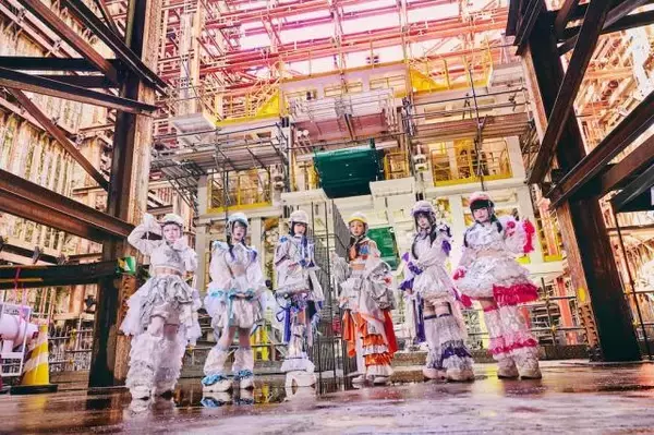 Maison de Queen メジャーデビューを電撃発表！ JR東海協力「リニア」ジャケ写に込められた“革命”の意志