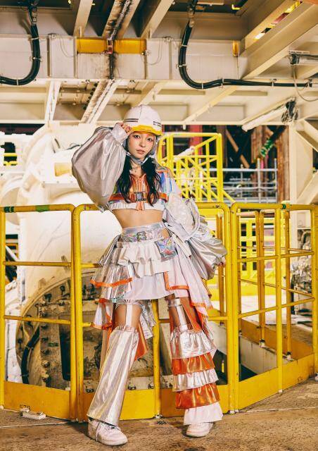 Maison de Queen メジャーデビューを電撃発表！ JR東海協力「リニア」ジャケ写に込められた“革命”の意志