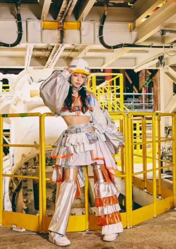 「Maison de Queen メジャーデビューを電撃発表！ JR東海協力「リニア」ジャケ写に込められた“革命”の意志」の画像