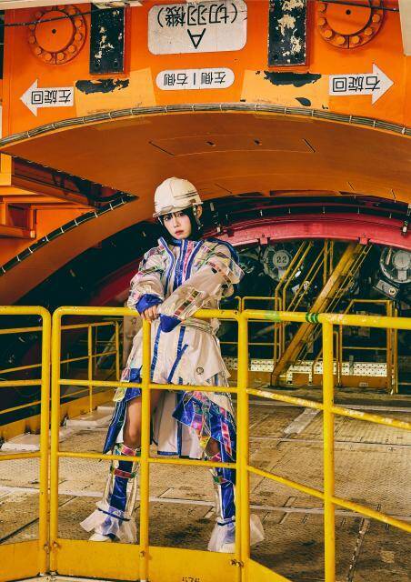 Maison de Queen メジャーデビューを電撃発表！ JR東海協力「リニア」ジャケ写に込められた“革命”の意志