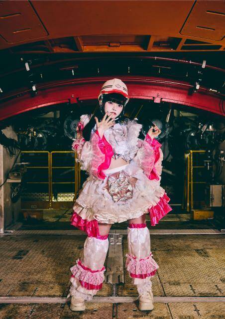 Maison de Queen メジャーデビューを電撃発表！ JR東海協力「リニア」ジャケ写に込められた“革命”の意志