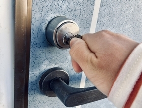 「鍵閉めたっけ？」で何度も確認してしまう…年を重ねるほど酷くなる“確認癖”に悩む50代相談者へのアドバイス続々