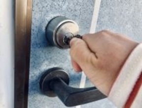 「鍵閉めたっけ？」で何度も確認してしまう…年を重ねるほど酷くなる“確認癖”に悩む50代相談者へのアドバイス続々