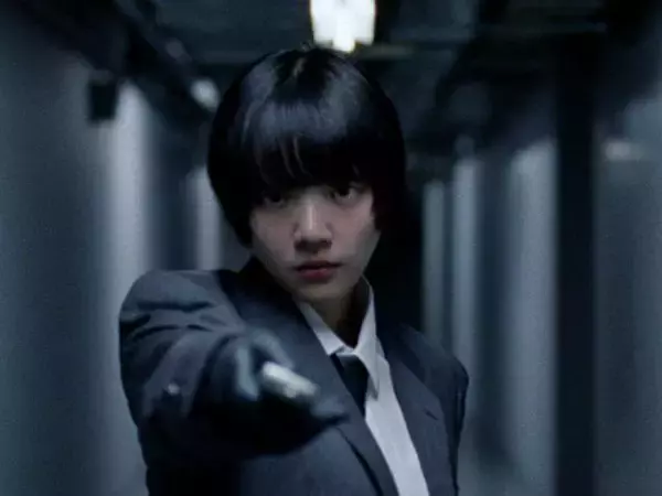 あいみょん、タモリとの“夢のコラボ”に感無量「人生の宝物に」 女スパイ姿で“唇”追うシュールなスペシャルムービー公開