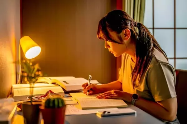 「やる気はあるのに行動できない」働きながら資格勉強が進まない…みんなはどうやって勉強してるの？ 悩む相談者へのアドバイス続々