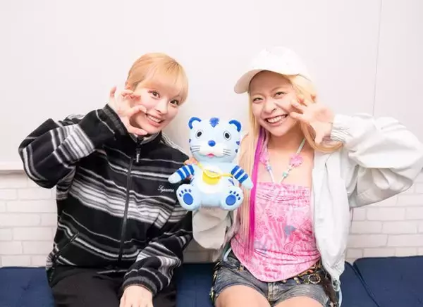 エルフ荒川「つけまが薄くなる過程も見ていた」憧れのきゃりーぱみゅぱみゅを前にギャル愛が炸裂