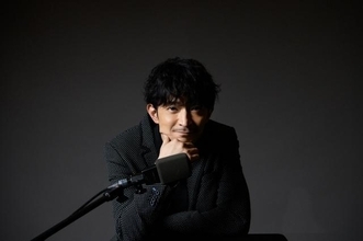CMで初共演も別日に撮影、紅白歌合戦でもニアミス…津田健次郎が会いたい"お笑い芸人"とは？