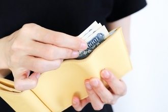 「なぜかお金が逃げる人」が無意識にやっている3つのNG習慣…4月中に直せば金運が劇変!?