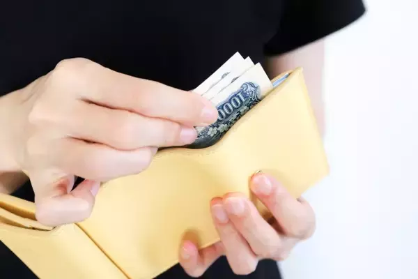 「なぜかお金が逃げる人」が無意識にやっている3つのNG習慣…4月中に直せば金運が劇変!?