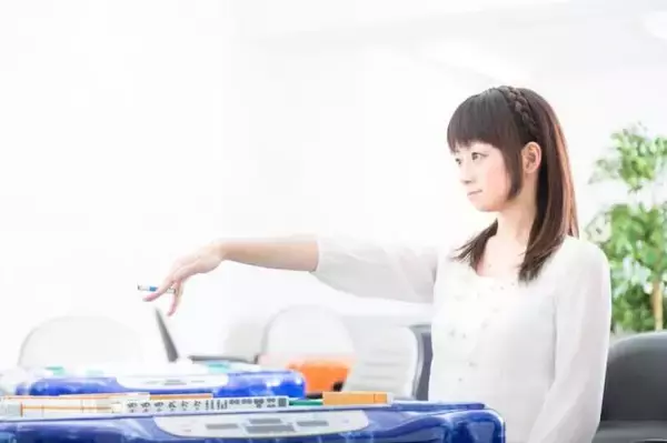 "28時間"ぶっ通し、疎遠だった弟と会話のきっかけに…大人も虜にする「麻雀」の魅力