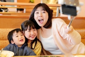 「レタスチャーハンが絶品！」「ネコの配膳ロボットが見たくて…」リスナーが選んだお気に入りの「ファミレス」は？