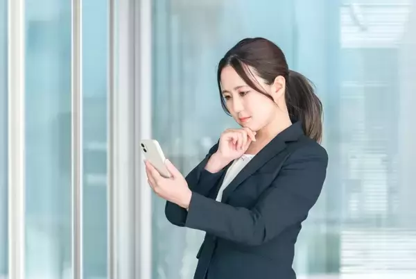 最大の悩みは「お金」!?「生成AIに人生相談している」と回答した人が4割超…20代〜30代前半で広がる「クォーターライフクライシス」とは？