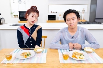 「ラーメンは出汁から手作り」オカモトレイジの本格すぎる料理愛にアイナ・ジ・エンドも驚愕