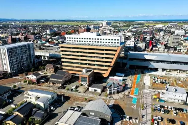 「元IT企業マンが「嫁ターン」で石川県小松市の自治体CMOに就任！ 200人超から選ばれたCMOの“3つ”の大きな仕事とは？」の画像