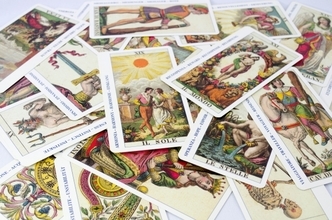 12星座×タロット占い「魚座（うお座）」2025年12月8日（月）～12月14日（日）のあなたの運勢は？ 総合運・開運メッセージ