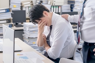 「石の上にも3年」は本当…!? 入社1年未満で「非常に辞めたい!!」と悩む22歳・男性に“人生の先輩”からのアドバイス続々