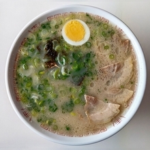 10月2日は「とんこつラーメンの日（豚骨ラーメンの日）」！ “白濁スープ” は偶然の失敗から生まれた!?【今日は何の日？】