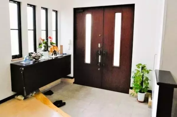 「運気が悪い人」の玄関に共通する3つのNG特徴は？ GW前に見直したい運気リセット術