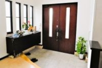 「運気が悪い人」の玄関に共通する3つのNG特徴は？ GW前に見直したい運気リセット術