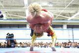 「【全日本】宮原健斗　綾部蓮との激闘制し３冠Ｖ８！ 次期挑戦者は安齊勇馬「ふさわしい相手が現れたな」」の画像1